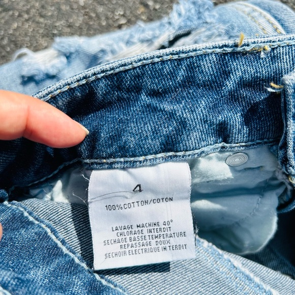 Boohoo distressed jeans | Medium Wash | Size 0 | NWOT - Picture 9 of 10